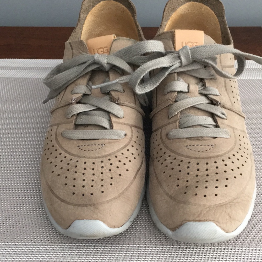 UGG’s casual walking shoe